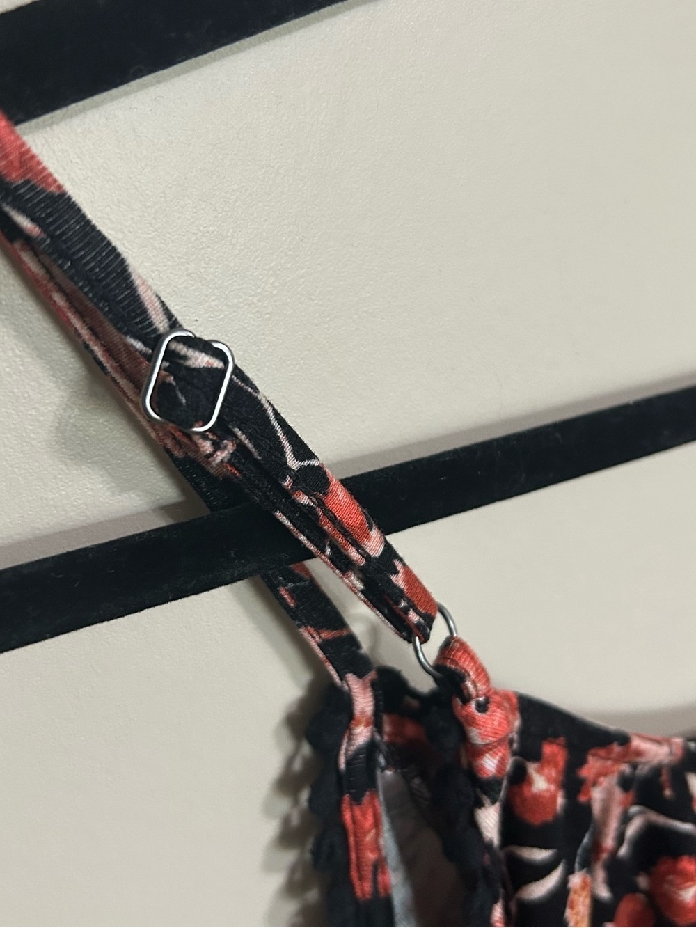 Black Floral Spaghetti Strap Camisole Pink Coral Size XS Boho - Picture 4 of 8